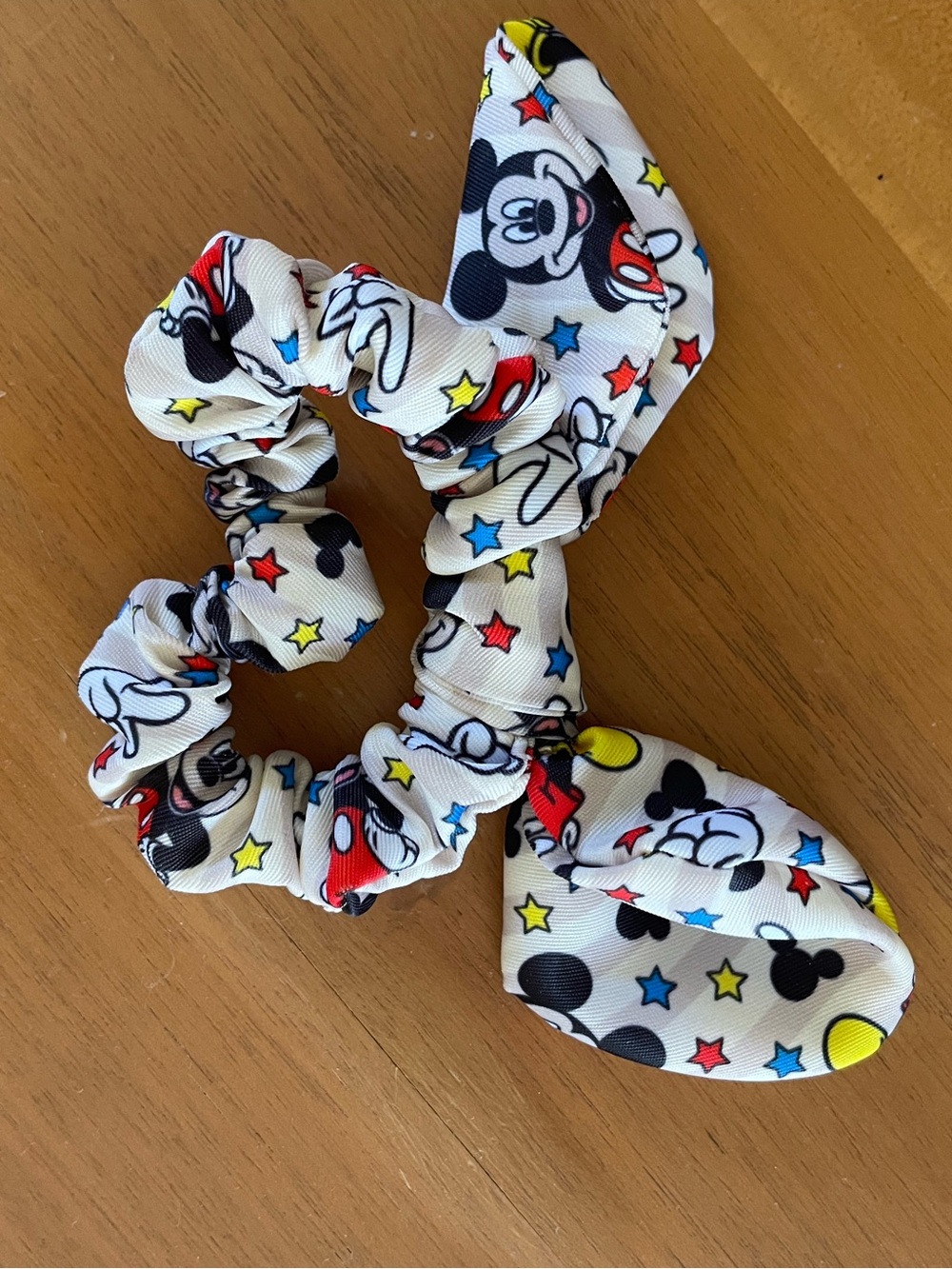 Mickey Stoney Clover scrunchie